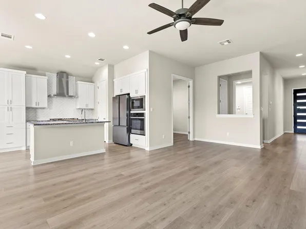 825 Whitetail Dr, Round Rock, TX 78681