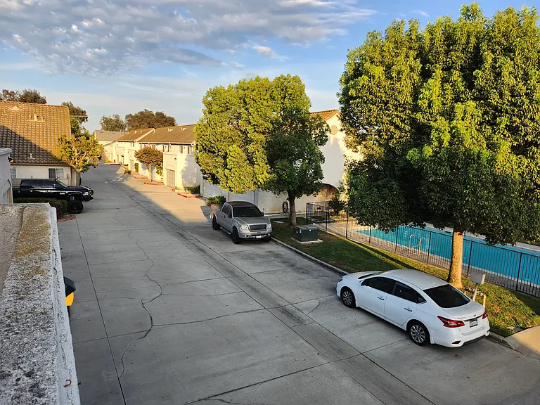 1365 S Park Ave #D — Photo 17