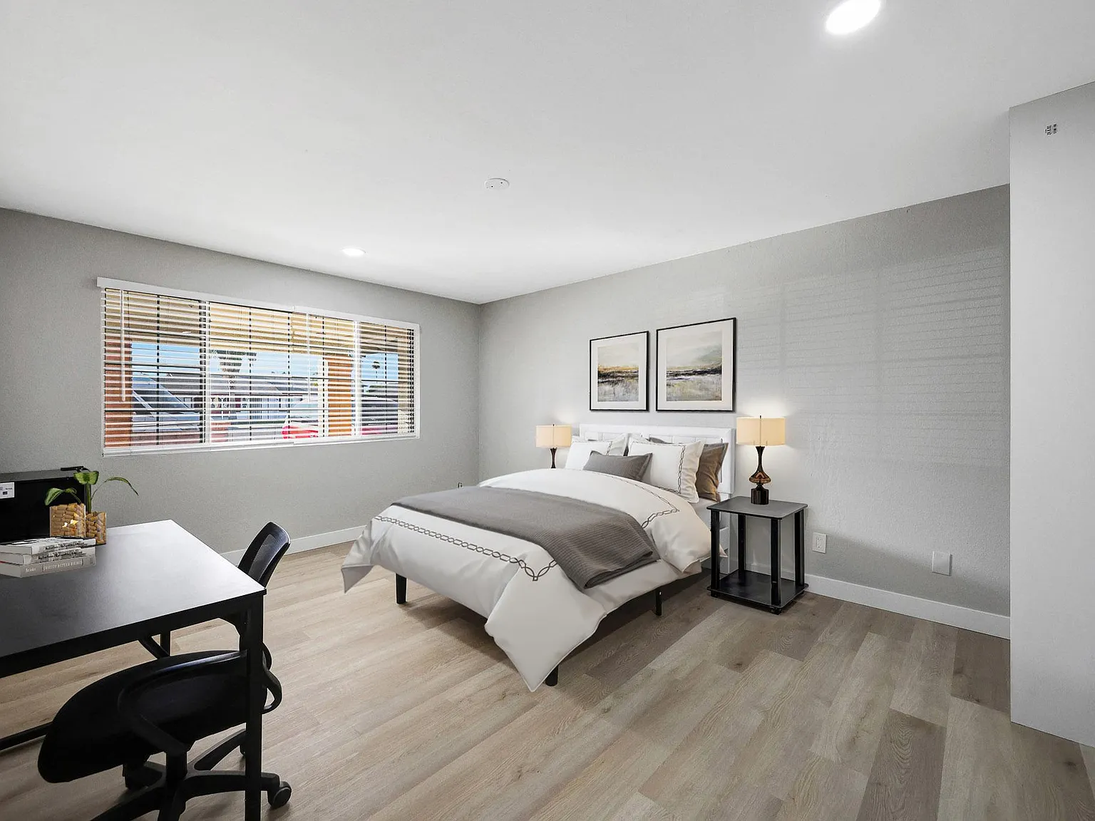 4 bed, 5.0 bath, 2800 sqft, $949 — Photo 1