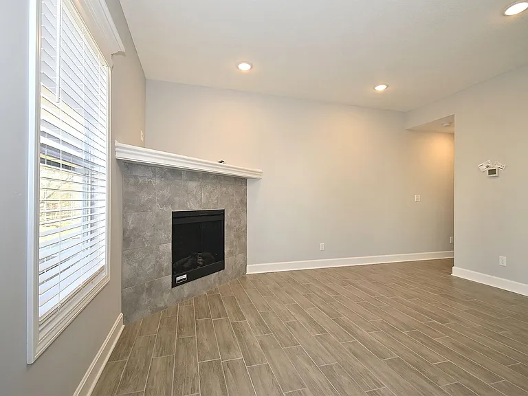 112 Ryan Ct — Photo 13