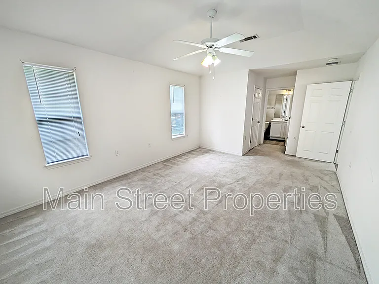 5915 Bilek Dr — Photo 10