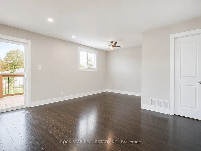 78 Billington Cres #UPPER — Photo 6