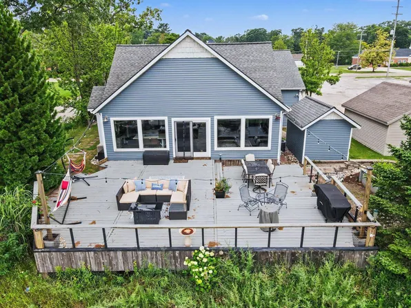 1102 Central Ave, Muskegon, MI 49445