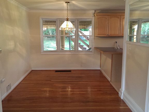 Dining area w/ bay window