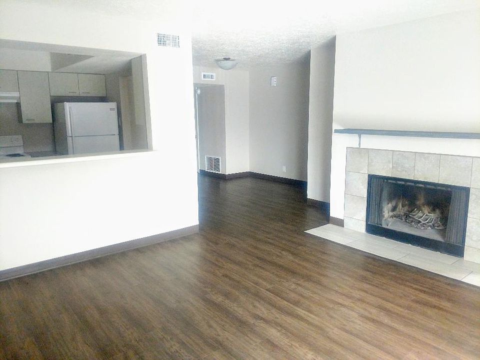 1st image of 1122 Chelwood Park Blvd NE APT 1