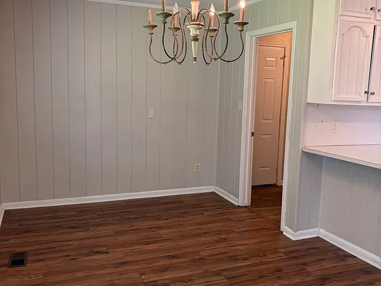 933 Garrett Dr — Photo 15