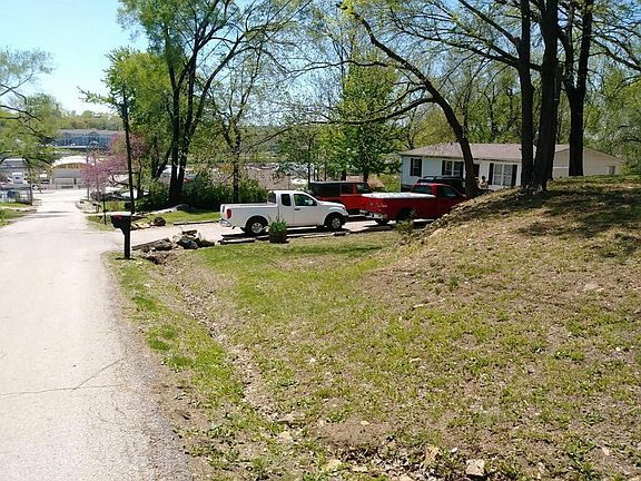 5th image of 3110 S 33rd St