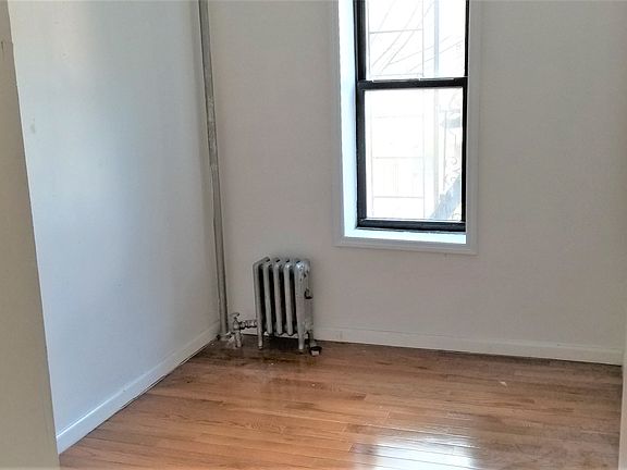 5th image of 318 6th St APT 6