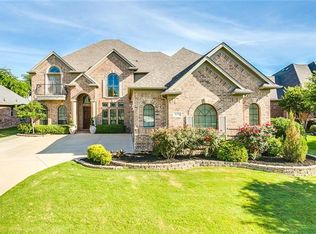 829 Thomas Crossing Dr, Burleson, TX 76028