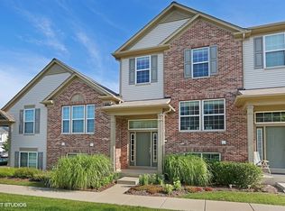 242 Devoe Dr, Oswego, IL