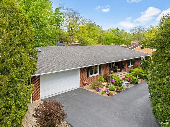 3rd image of 27W658 Hickory Ln