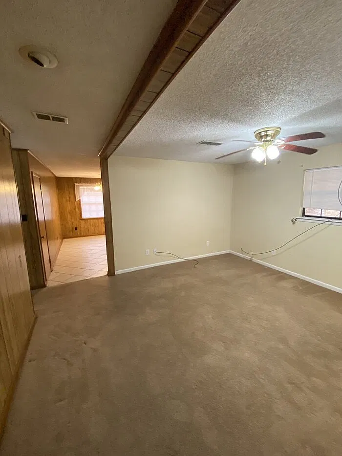3 bed, 2.0 bath, $900 — Photo 3