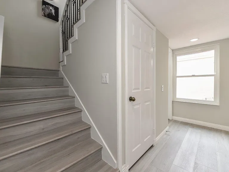 37 Wellesley — Photo 17