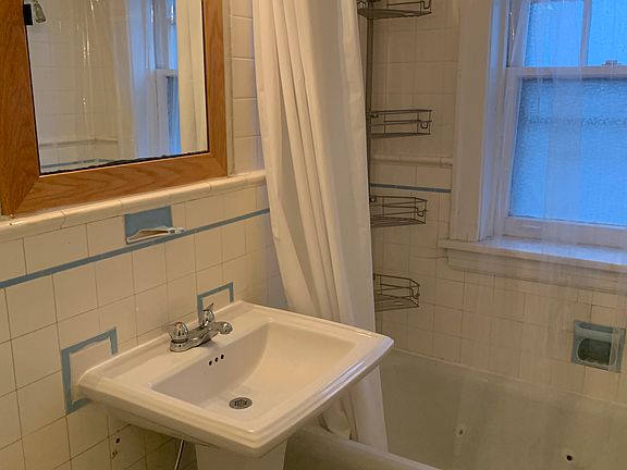 2nd image of 430 Linden Ave #A