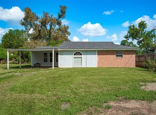 227 N Austin Dr, Angleton, TX 77515