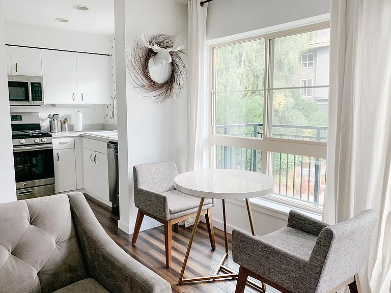 701 Galer St #404 — Photo 1