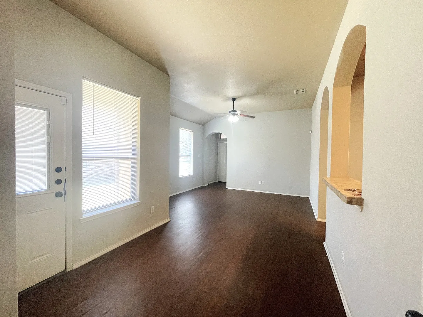 Charming 2-Bed Gem with Fenced Yard, Patio & Garage in Woodland Estates 1434 Ravenwood Dr, Mansfield — Photo 3