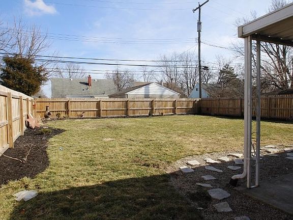 5th image of 520 W Virginia Cres