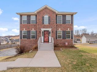 615 Keystone Dr NW, Christiansburg, VA 24073