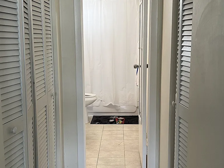 950 Euclid Ave #210 — Photo 8