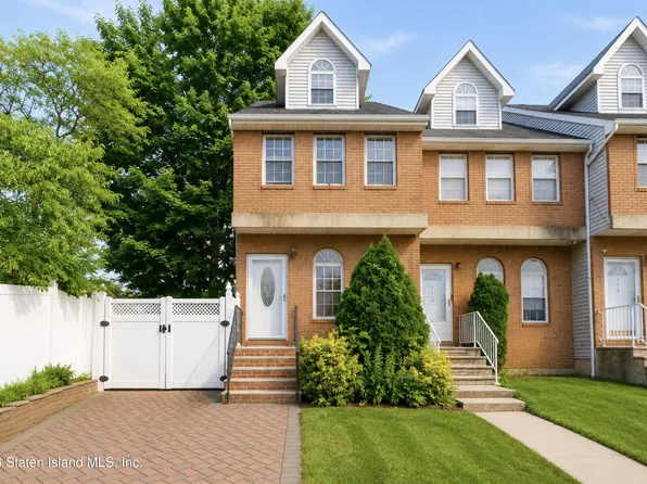 110 Narrows Rd S, Staten Island, NY 10305