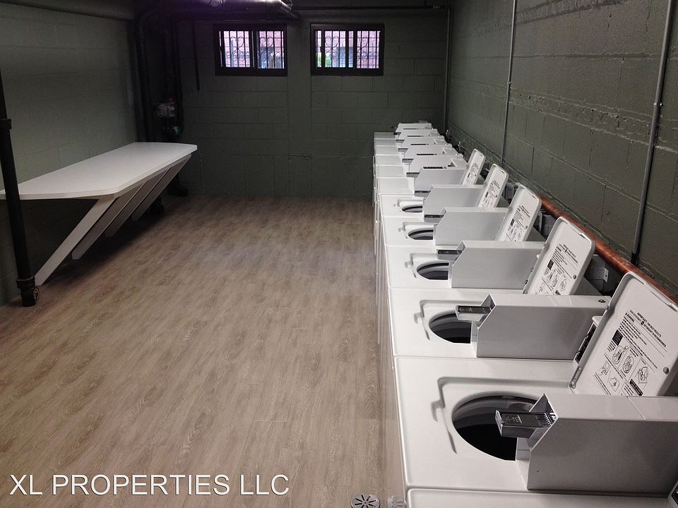 2nd image of 1022 W Catalpa Ave APT 412