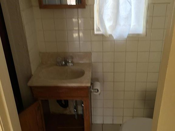 4th image of 343 E Blacklidge Dr