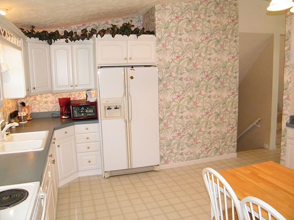 5th image of 7350 S Meadow Dr