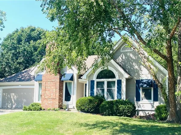 10202 NW 87th St, Kansas City, MO 64153