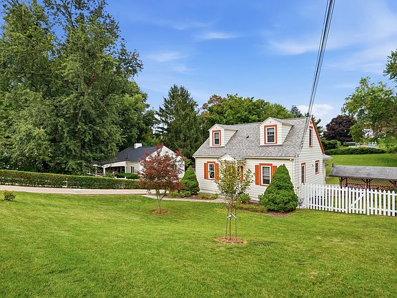 3rd image of 62 Kennedy Ln