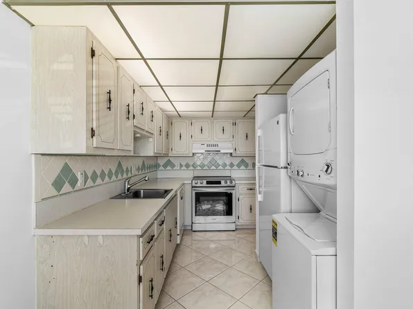 2835 SW 13th Street #202, Delray Beach, FL 33445