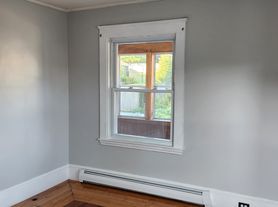 4 Fairview Ave, Ipswich, MA