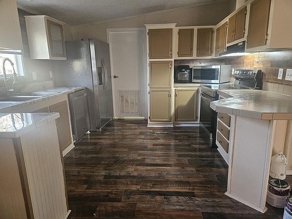 4th image of 3815 Oak Meadow St