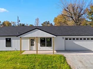 25649 S 606th Ln, Grove, OK 74344