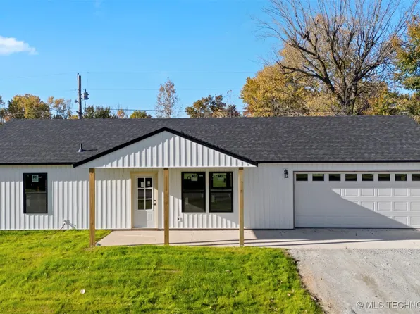 25649 S 606th Ln, Grove, OK 74344