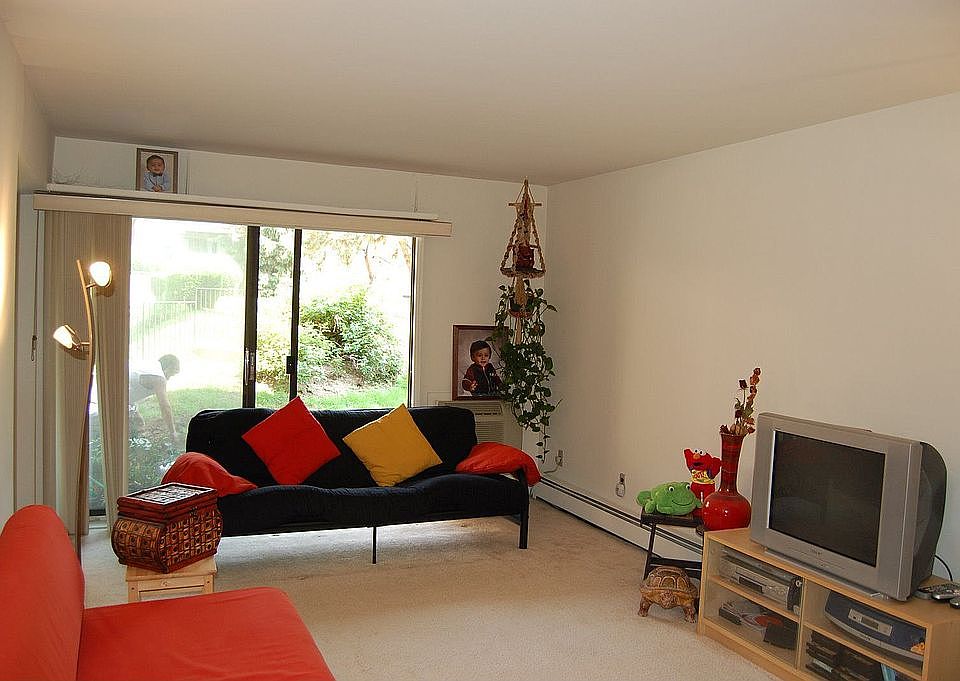 Living Room - Patio/Slider View