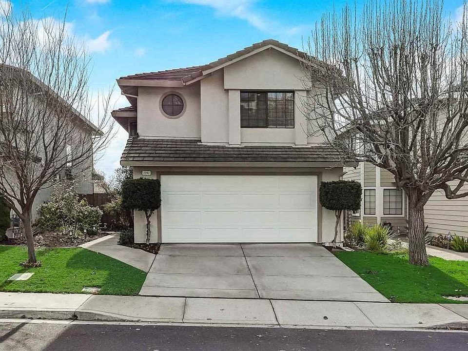 1st image of 2242 Foxhill Dr