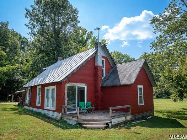 652 Bailey Dr, Chase City, VA 23924