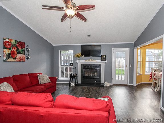 4th image of 1709 S Butternut Ave