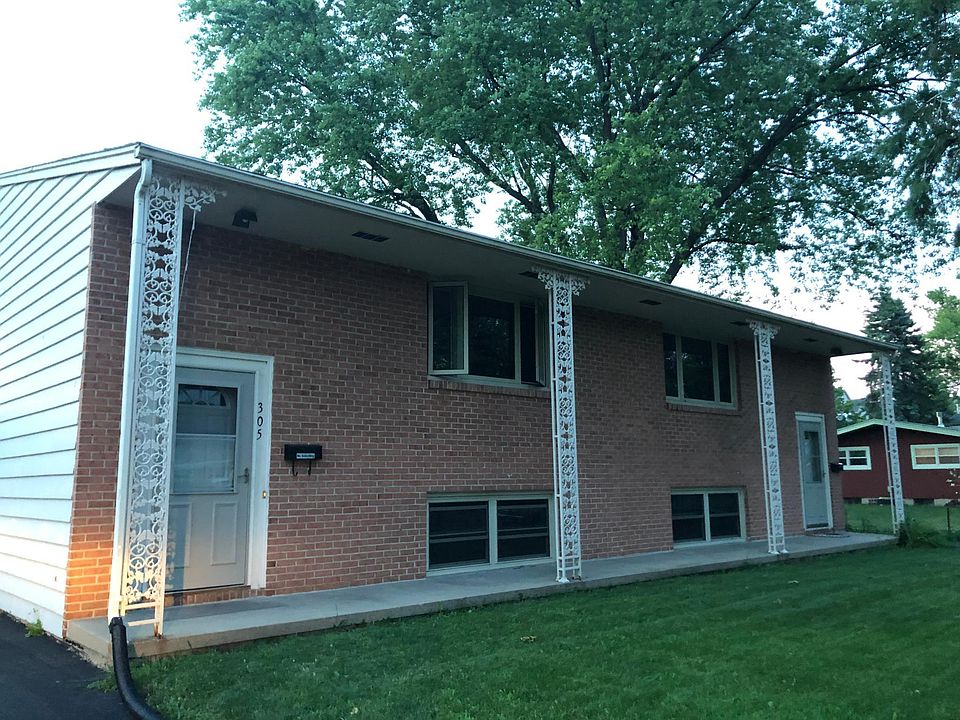 Bi-level Duplex in Monona (303 is the entrance on the right)