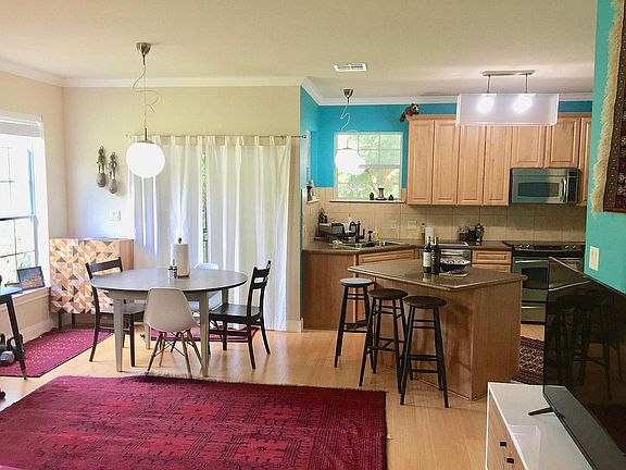 2nd image of 1402 Parker Ln APT 12