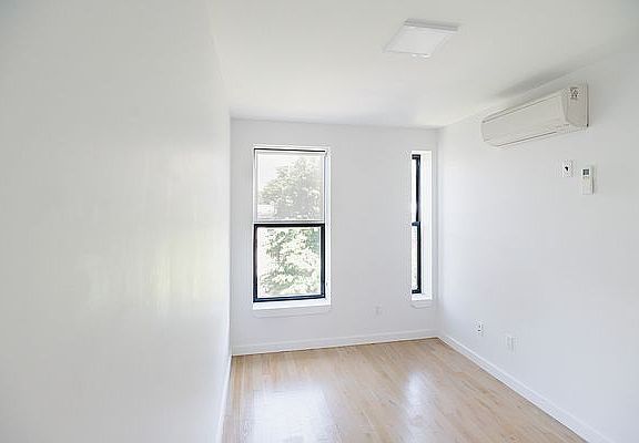 4th image of 481 Hancock St #3