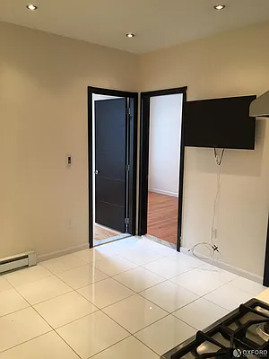 Rented by Oxford Property Group | media 17