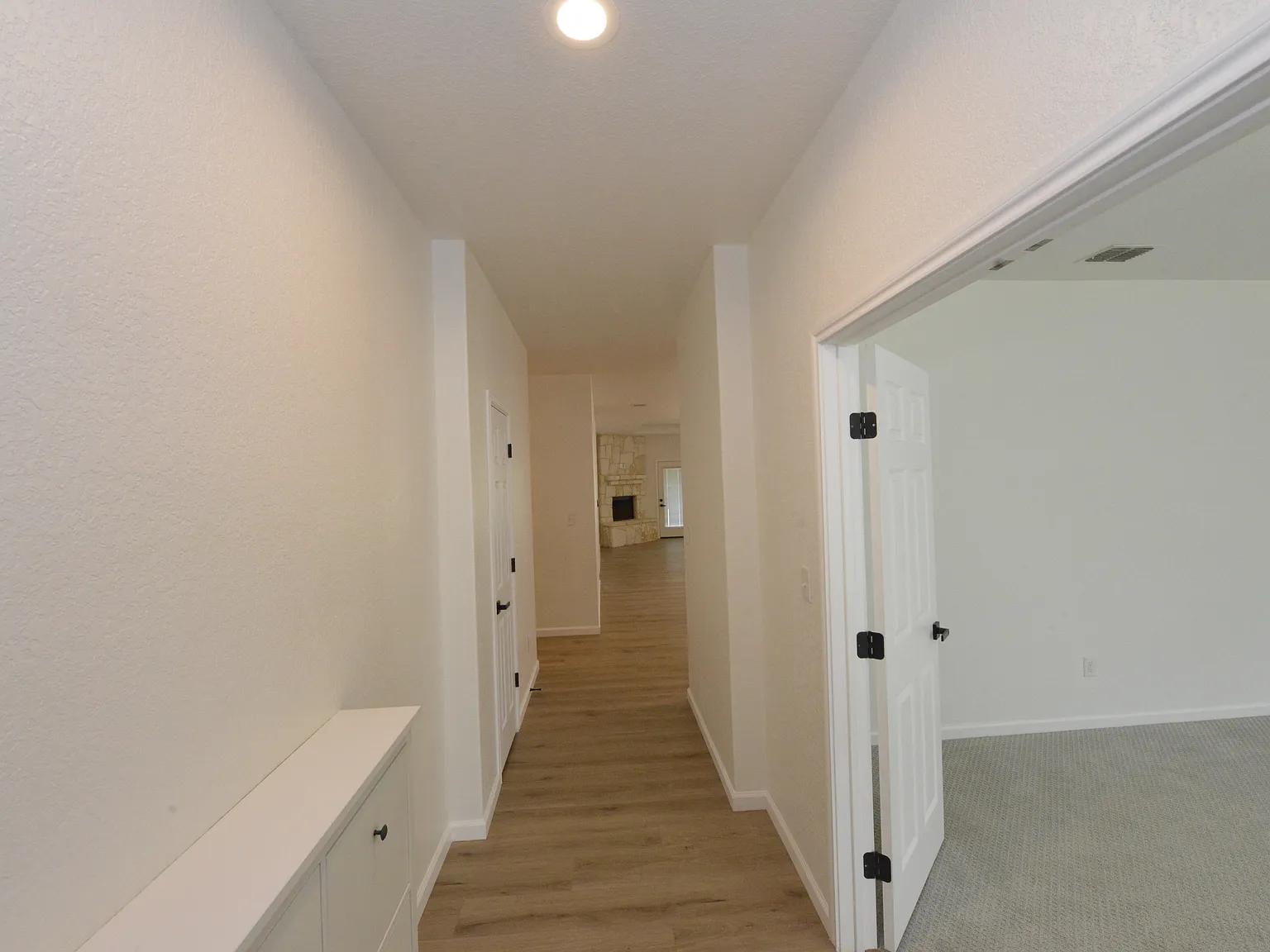3 bed, 1895 sqft, $2,150 — Photo 4