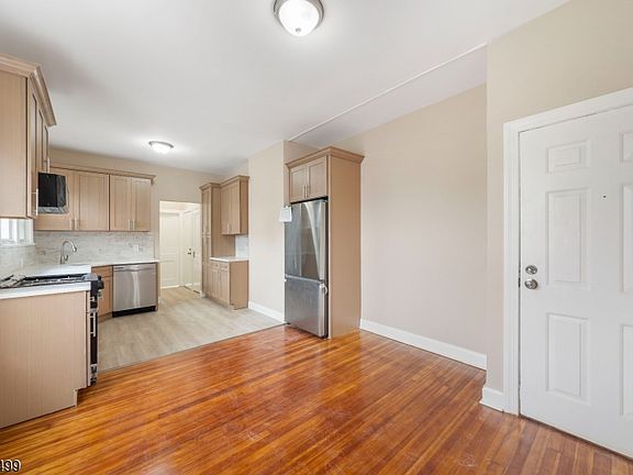 2nd image of 51 Caldwell Pl APT 3