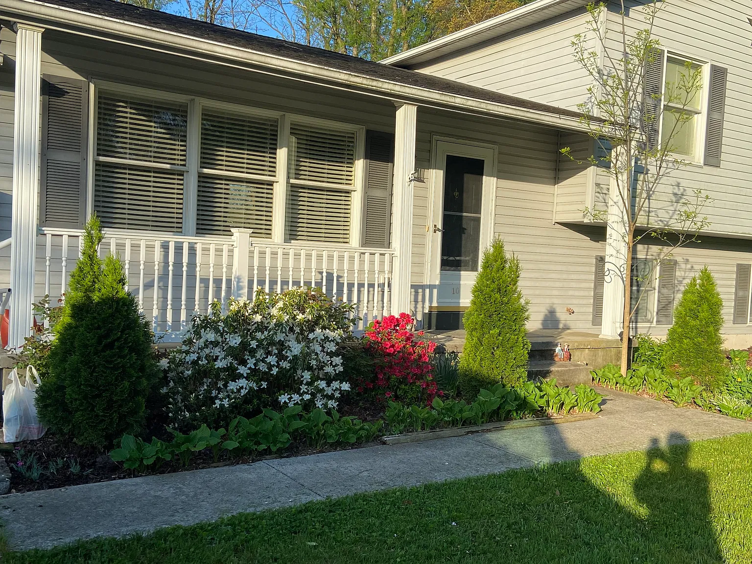 3 bed, 2200 sqft, $2,500 — Photo 2