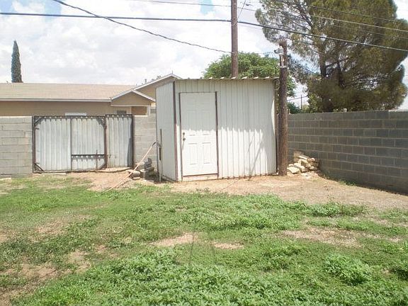4th image of 2738 Chestnut Ave