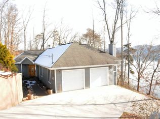 1395 Lakeview Dr, Sharps Chapel, TN 37866
