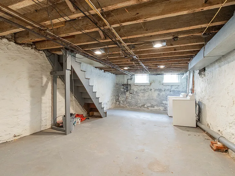 1631 S Lawrence St — Photo 25