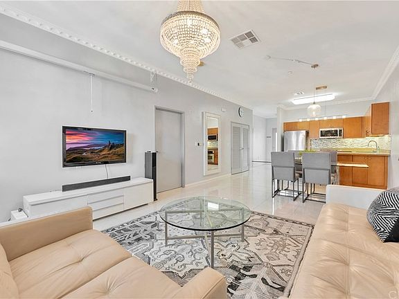 5th image of 435 W Center St Unit 320